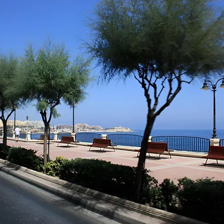 Stunning Penthouse In Your Perfect Getaway Apartament